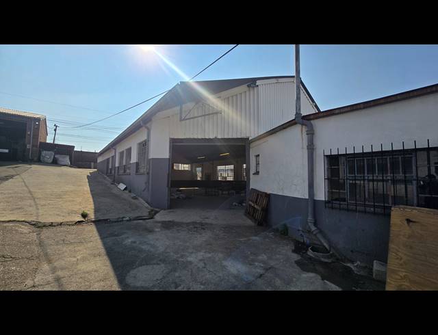 493M² WAREHOUSE TO LET IN SEBENZA